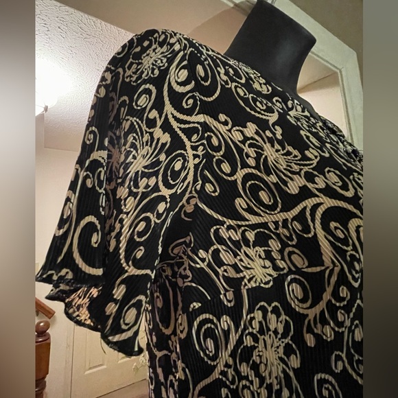 Beautiful Black/Neutral Dress - Like New - Size 14W - Picture 3 of 9